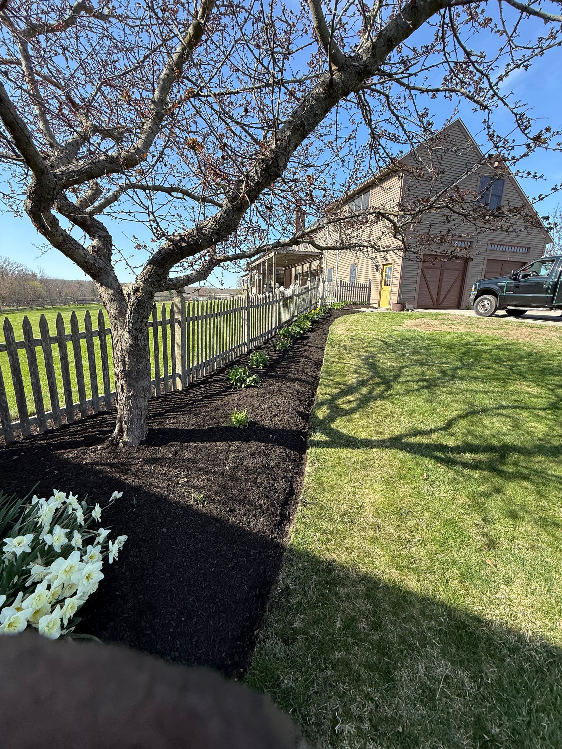 Gallery photos for Spring Garden Makeovers for Suburban Homes: Image #2