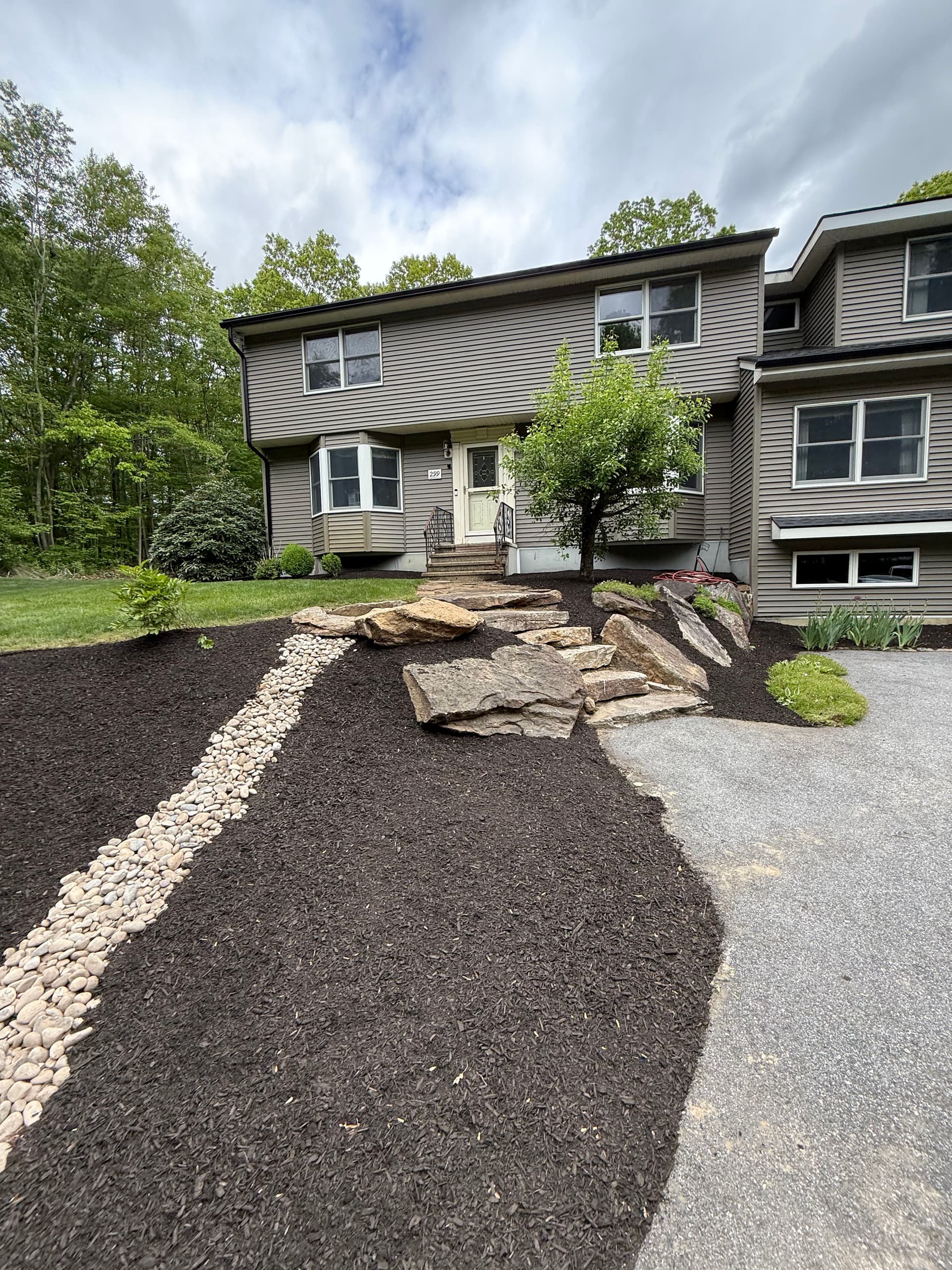 Gallery photos for Enhancing Beauty and Harmony Through Mulch and Stone: Image #7