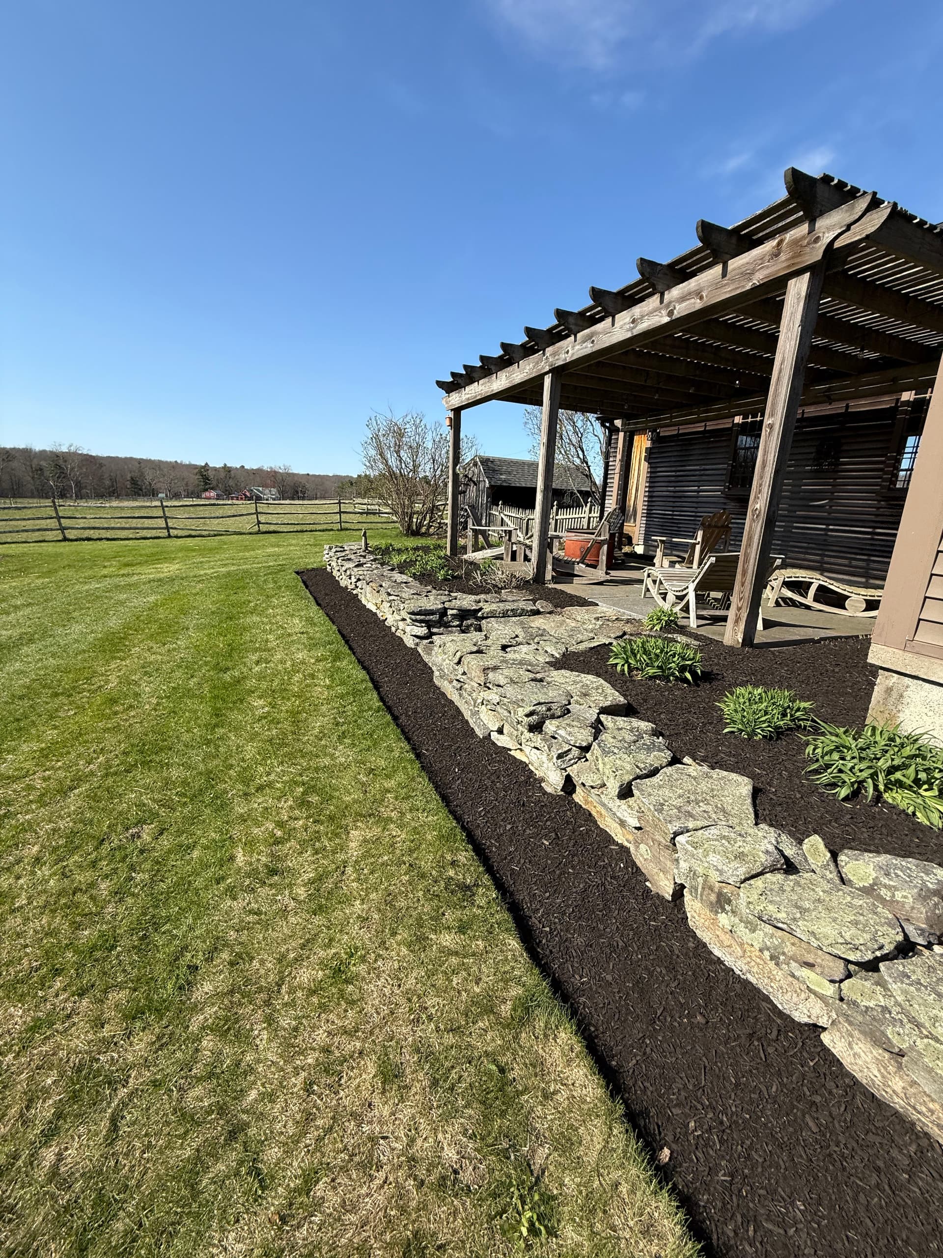 Gallery photos for Revamping Outdoor Spaces with Fresh Mulch and Stone Accents: Image #2