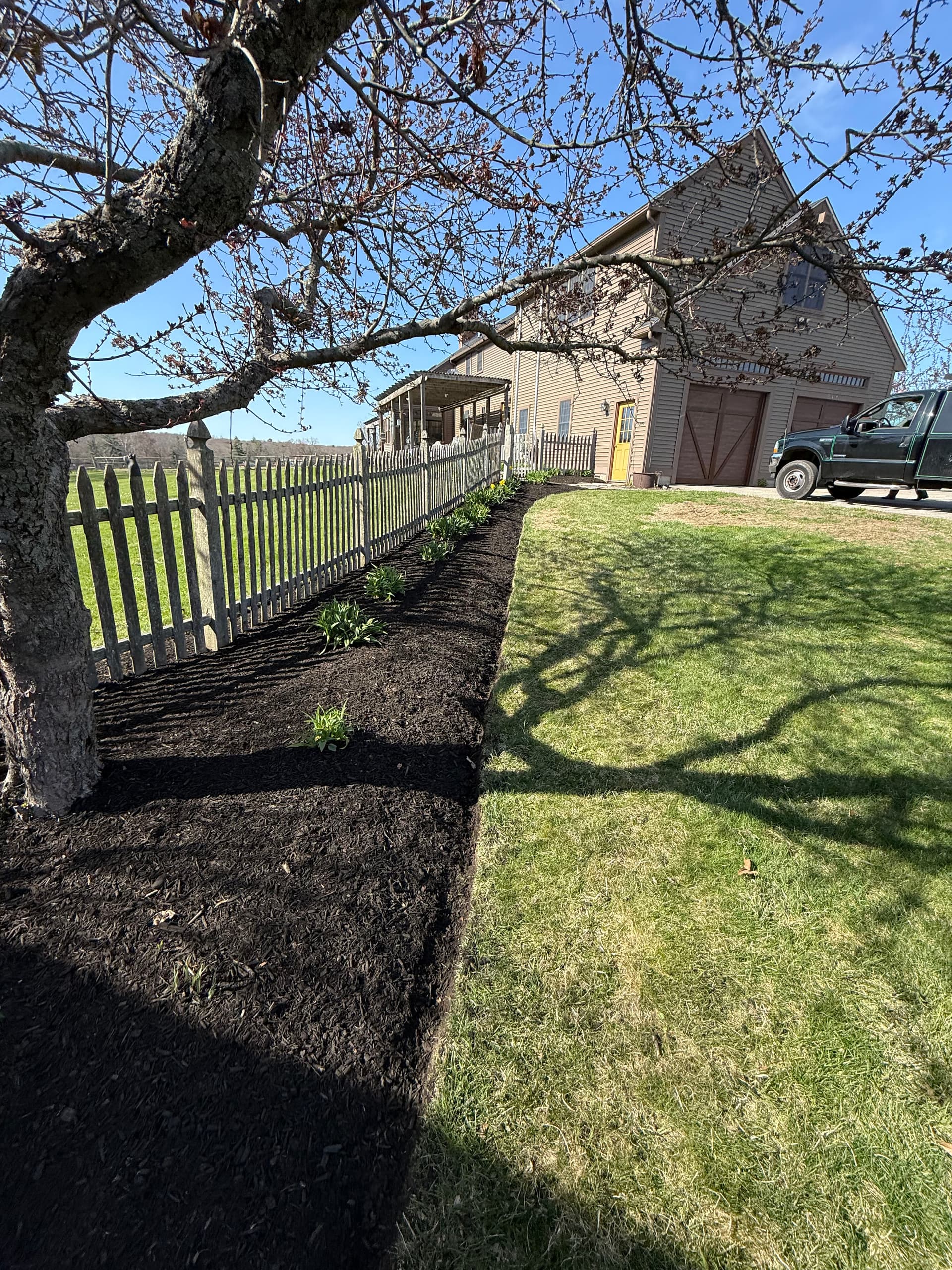 Gallery photos for Enhancing Beauty and Harmony Through Mulch and Stone: Image #3